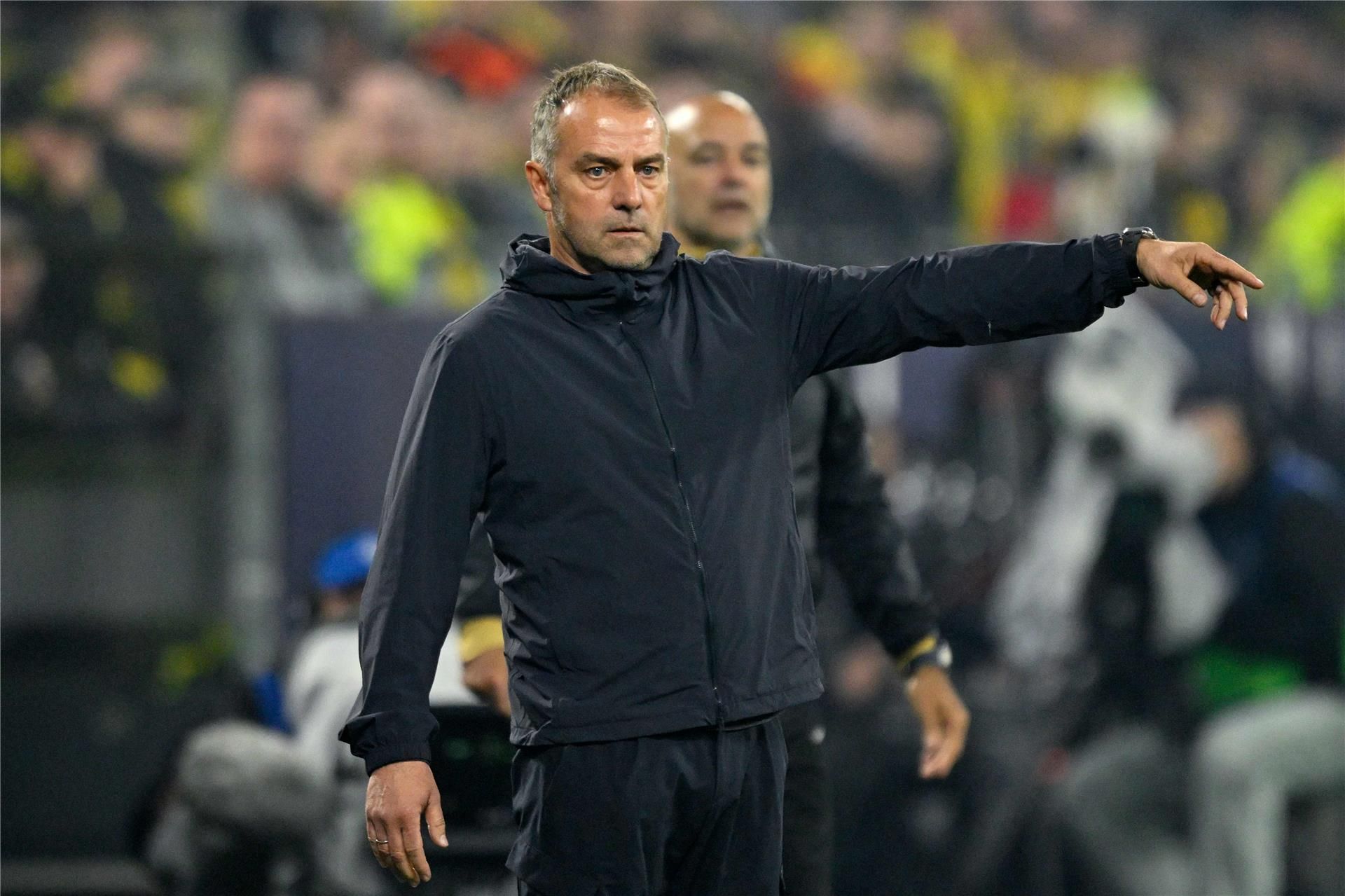انفجار غضب لاعبي برشلونة يثلج صدر فليك