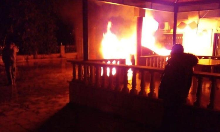 انفجار قنبلة قرب مكاتب شركة القطارات وسط أثينا دون إصابات انفجار قنبلة قرب مكاتب شركة القطارات وسط أثينا دون إصابات