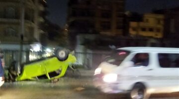 انقلاب سيارة أعلى كوبري 15 مايو ووقوع مصابين (صور)