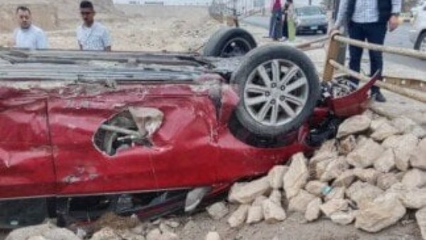 انقلاب سيارة على طريق غارب – الغردقة يسفر عن وفاة سيدة وإصابة شاب انقلاب سيارة على طريق غارب – الغردقة يسفر عن وفاة سيدة وإصابة شاب