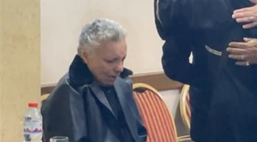 انهيار عارفة عبد الرسول خلال تلقي عزاء زوجها بالإسكندرية | بث مباشر