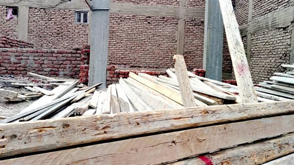 بالصور.. إحباط محاولة بناء مخالف ومصادرة مواد البناء في الأقصر بالصور.. إحباط محاولة بناء مخالف ومصادرة مواد البناء في الأقصر