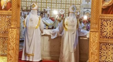 بالصور.. إيبارشية المنيا للأقباط الكاثوليك تقيم صلاة لوفاة البابا فرنسيس