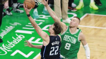 بالصور: براون يقود سلتيكس للفوز على ماجيك في NBA