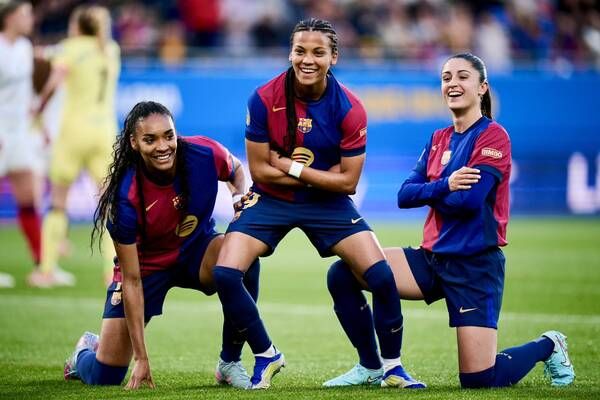 بالصور: برشلونة يسحق إشبيلية في ليجا السيدات بالصور: برشلونة يسحق إشبيلية في ليجا السيدات