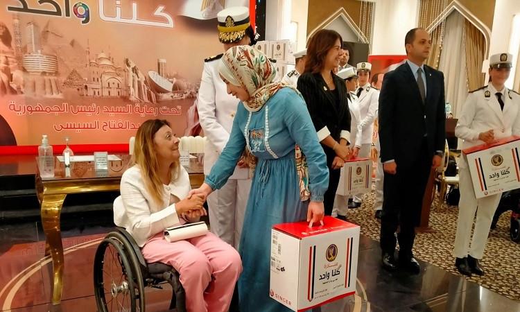 بالصور.. توزيع ماكينات خياطة على 30 سيدة من ذوات الإعاقة السمعية بالصور.. توزيع ماكينات خياطة على 30 سيدة من ذوات الإعاقة السمعية