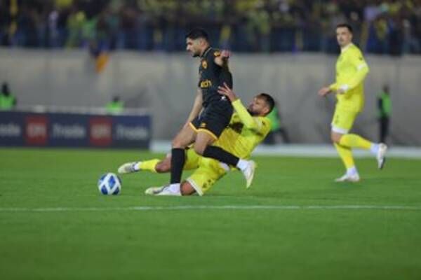 بالصور: دهوك يتوج بدوري أبطال الخليج على حساب القادسية بالصور: دهوك يتوج بدوري أبطال الخليج على حساب القادسية