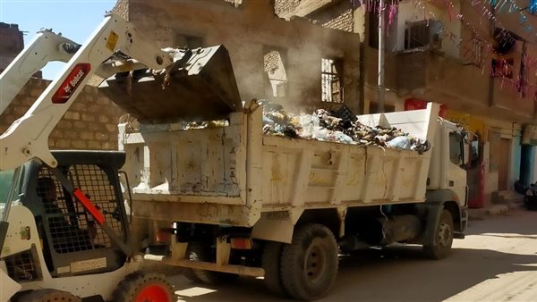 بالصور.. مدينة إسنا تشن حملات نظافة موسعة لرفع كفاءة الطرق جنوب الأقصر بالصور.. مدينة إسنا تشن حملات نظافة موسعة لرفع كفاءة الطرق جنوب الأقصر