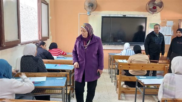 بالفيديو.. هل ساهمت الامتحانات الأسبوعية في تقليص ظاهرة الغياب المدرسي؟ بالفيديو.. هل ساهمت الامتحانات الأسبوعية في تقليص ظاهرة الغياب المدرسي؟