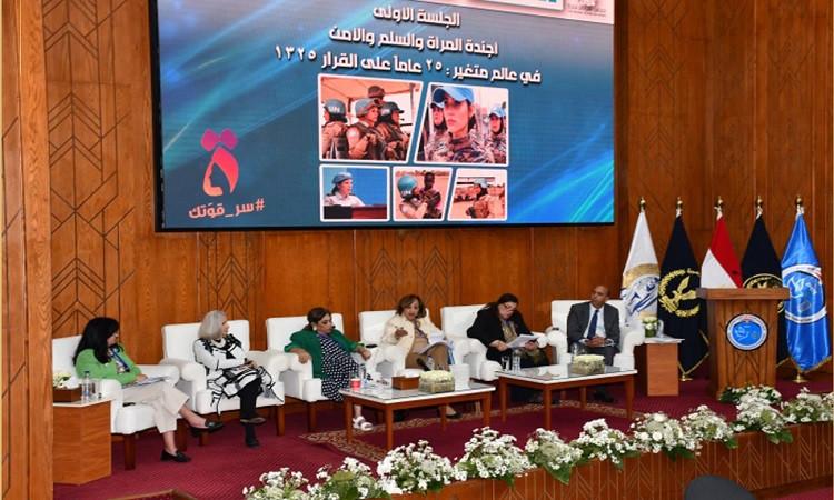 بالفيديو والصور.. "الداخلية" تنظم ندوة حول "دور المرأة فى حفظ السلام" بالفيديو والصور.. "الداخلية" تنظم ندوة حول "دور المرأة فى حفظ السلام"