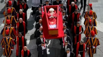 بحضور عدد من قادة العالم.. بدء مراسم تشييع جثمان البابا فرنسيس