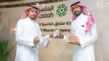 بدء تسليم بطاقات «نسك» للحجاج.. و«مشارق الماسية» أول من تسلّمها