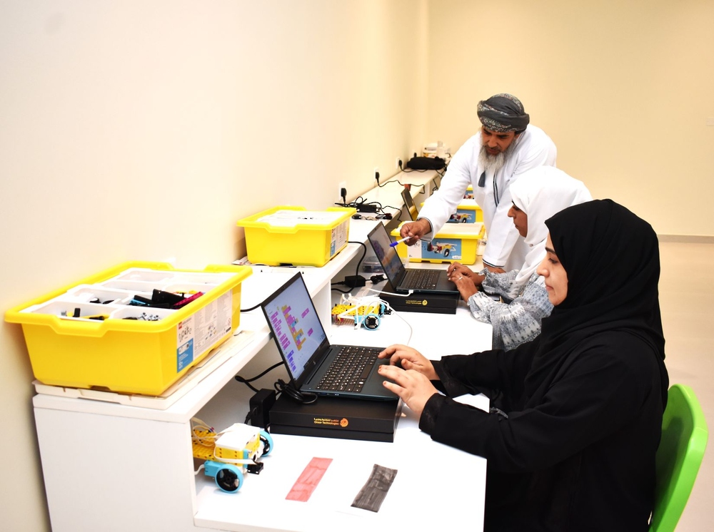 بدء تشغيل نادي الابتكار بمركز رعاية الطفولة وبيوت الشباب بدء تشغيل نادي الابتكار بمركز رعاية الطفولة وبيوت الشباب