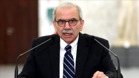 بذكرى الحرب الأهلية في لبنان.. سلام يحث على تطبيق بنود اتفاق “الطائف” بالكامل وحصر السلاح بيد الدولة بذكرى الحرب الأهلية في لبنان.. سلام يحث على تطبيق بنود اتفاق “الطائف” بالكامل وحصر السلاح بيد الدولة
