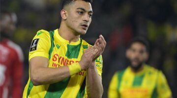 بعد ارتباطه بالأهلي.. مصطفى محمد يرفع شعار الزمالك