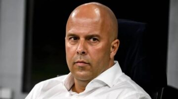 بعد تألقه في ألمانيا.. زميل مرموش السابق يدخل حسابات ليفربول بالميركاتو الصيفي