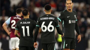 بعد تجديد صلاح.. ليفربول المنتشي يسعى للنهوض من عثرته