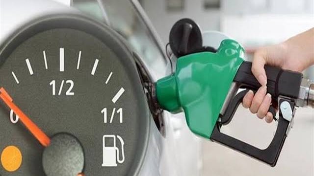 بعد زيادة أسعار البنزين والسولار .. كيف تخفض استهلاك الوقود في سيارتك بعد زيادة أسعار البنزين والسولار .. كيف تخفض استهلاك الوقود في سيارتك