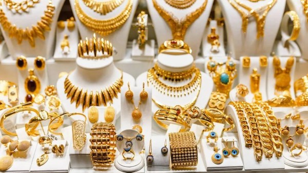 بعد غلاء الأسعار.. دار الإفتاء تكشف عن بدائل الشبكة الذهب للمقبلين على الزواج بعد غلاء الأسعار.. دار الإفتاء تكشف عن بدائل الشبكة الذهب للمقبلين على الزواج