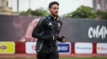 بعد غياب 115 يومًا.. عودة طاهر لمقاعد بدلاء الأهلي أمام الهلال