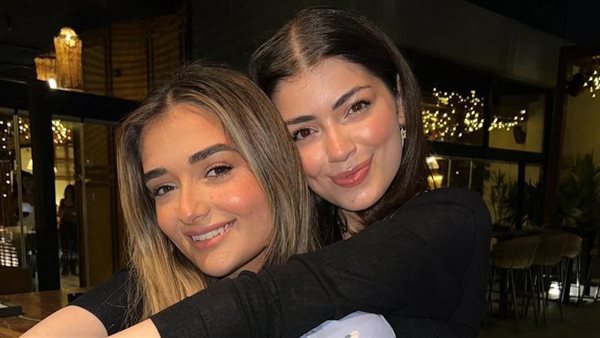 بعد قطيعة 5 أشهر.. دموع ملك في عقد قران ليلى زاهر وهشام جمال تشعل السوشيال ميديا بعد قطيعة 5 أشهر.. دموع ملك في عقد قران ليلى زاهر وهشام جمال تشعل السوشيال ميديا