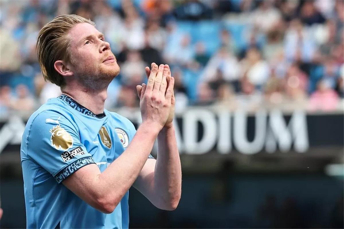 بعد وداع مانشستر سيتي.. هل يحقق دي بروين حلم الطفولة وينتقل إلى ليفربول؟ بعد وداع مانشستر سيتي.. هل يحقق دي بروين حلم الطفولة وينتقل إلى ليفربول؟