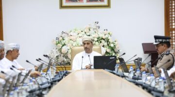 بلدي بشمال الباطنة يناقش توفير أجهزة وتنفيذ الخدمات بولايات المحافظة