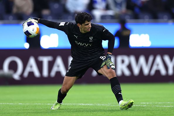 بونو والدفاع الأزرق.. كيف انهار سد الهلال المنيع؟ بونو والدفاع الأزرق.. كيف انهار سد الهلال المنيع؟
