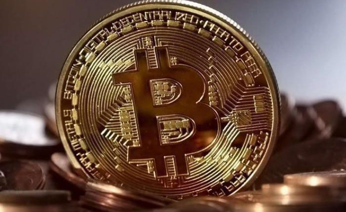 بيتكوين وإيثريوم تتراجعان رغم توقعات بارتفاع الطلب على العملات المشفرة بيتكوين وإيثريوم تتراجعان رغم توقعات بارتفاع الطلب على العملات المشفرة