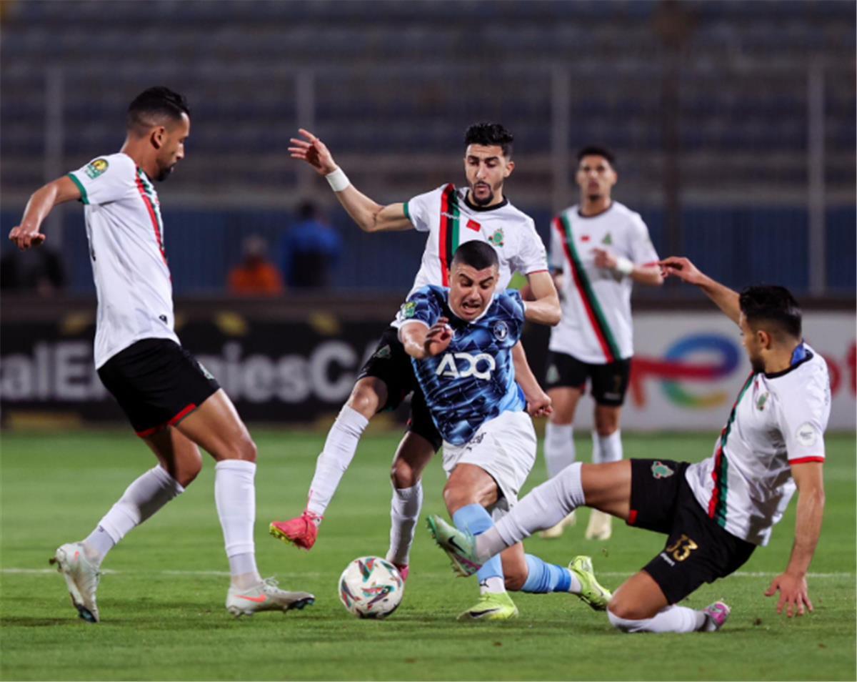 بيراميدز يتأهل لنصف نهائي دوري الأبطال رغم الخسارة أمام الجيش الملكي بيراميدز يتأهل لنصف نهائي دوري الأبطال رغم الخسارة أمام الجيش الملكي