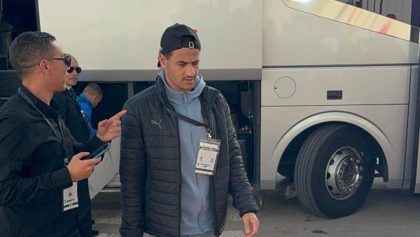 بيراميدز يصل ملعب مباراة الجيش الملكي في دوري أبطال أفريقيا