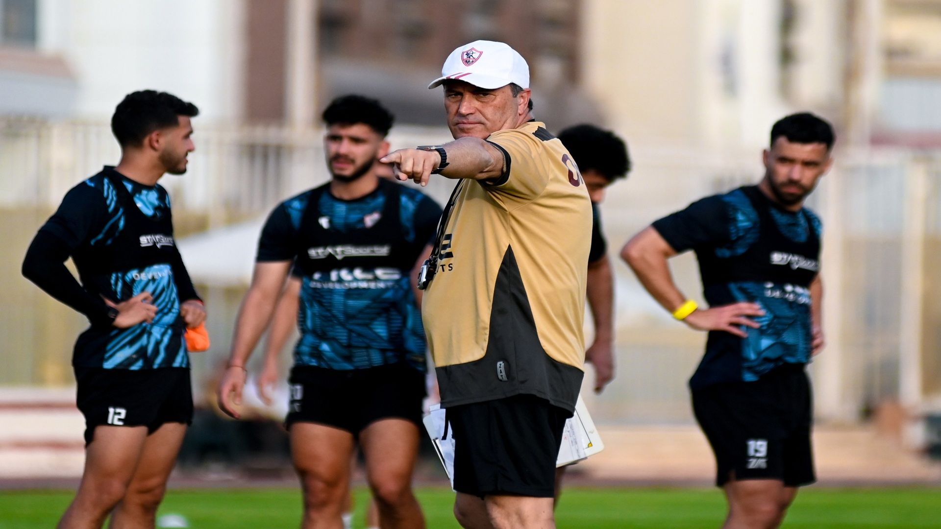 بيسيرو يفند شائعات رحيله عن الزمالك بيسيرو يفند شائعات رحيله عن الزمالك