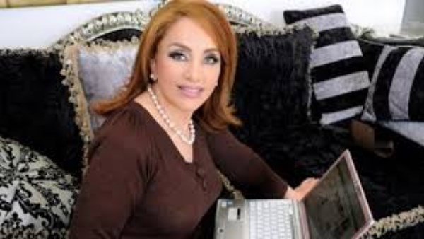 بين الحبر والحنين.. أحلام مستغانمي حكاية امرأة كتبت وطنها من الذاكرة بين الحبر والحنين.. أحلام مستغانمي حكاية امرأة كتبت وطنها من الذاكرة