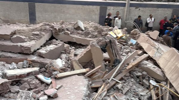 بينهم أطفال.. استخراج 6 جثامين من تحت أنقاض عقار أسيوط المنهار بينهم أطفال.. استخراج 6 جثامين من تحت أنقاض عقار أسيوط المنهار