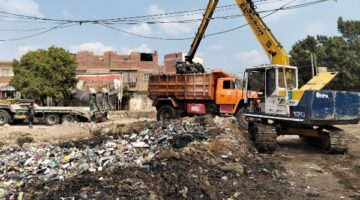 تجريد الطرق ورفع المخلفات وتطهير الترع بقرى مركز ومدينة الصف| شاهد