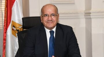 تحويل ثروت فتح الباب عضو مجلس الشيوخ لمستشفى الجامعة بالمنصورة