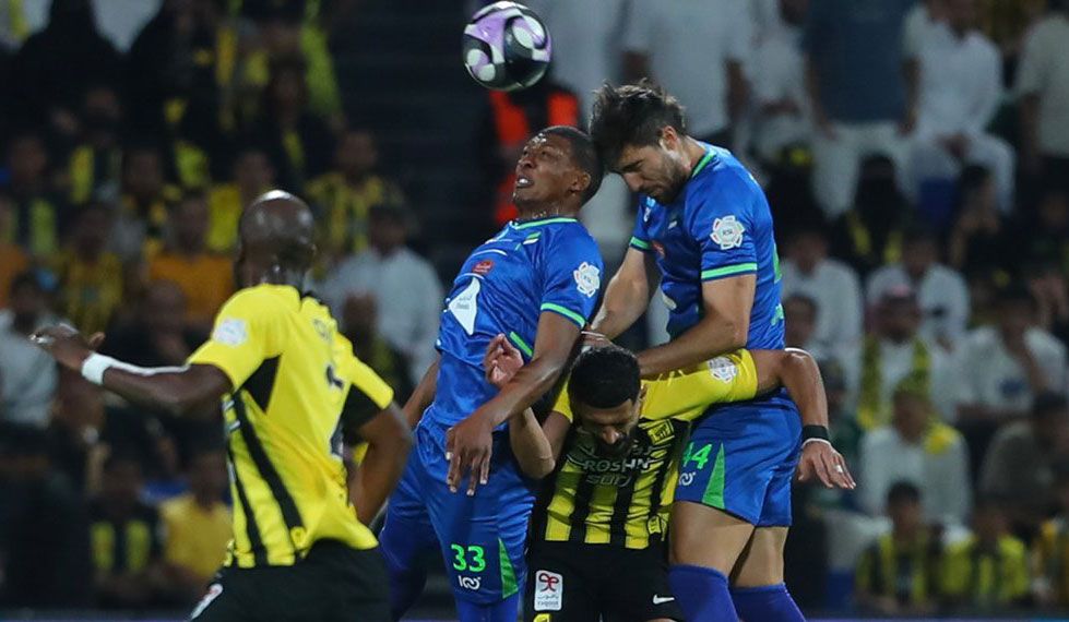“تدخل رئاسي ووعد بالتصحيح”.. ماذا دار في الاتحاد بعد صدمة الفتح؟ “تدخل رئاسي ووعد بالتصحيح”.. ماذا دار في الاتحاد بعد صدمة الفتح؟