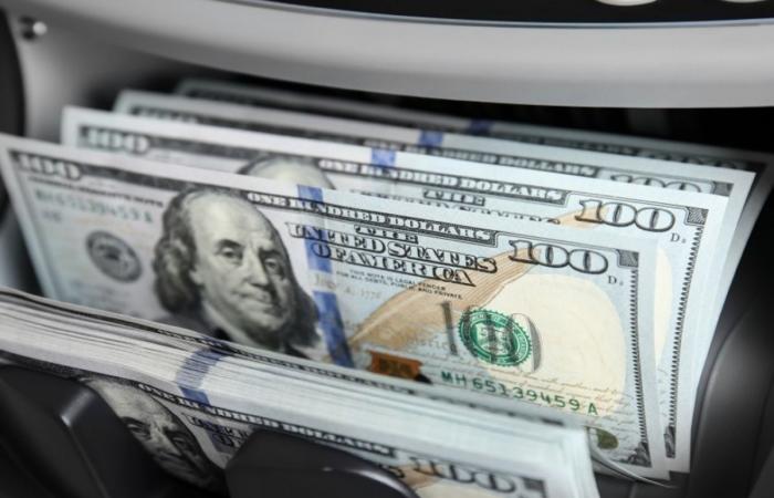 تراجع الدولار أمام الين والفرنك السويسري واليوان يهبط تراجع الدولار أمام الين والفرنك السويسري واليوان يهبط