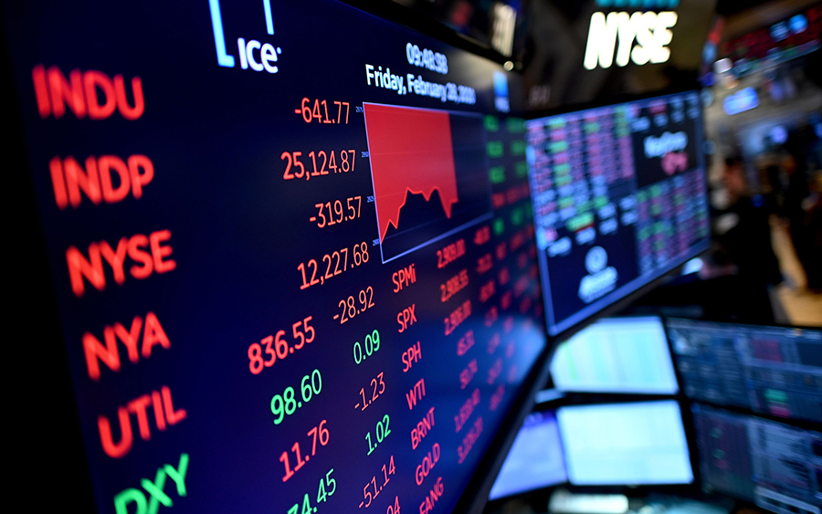 تراجع العقود الآجلة للأسهم الأمريكية في التداولات الآسيوية مع بدء تطبيق الرسوم الصينية تراجع العقود الآجلة للأسهم الأمريكية في التداولات الآسيوية مع بدء تطبيق الرسوم الصينية