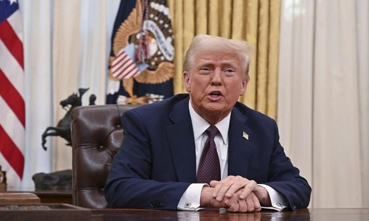 ترامب ينتظر اتصالا من الصين بشأن أزمة الرسوم الجمركية ترامب ينتظر اتصالا من الصين بشأن أزمة الرسوم الجمركية