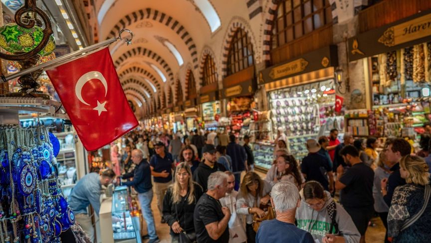 تركيا تفاجئ الأسواق برفع الفائدة 350 نقطة أساس لاحتواء اضطرابات الليرة تركيا تفاجئ الأسواق برفع الفائدة 350 نقطة أساس لاحتواء اضطرابات الليرة