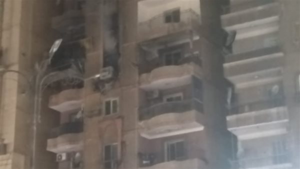 تفاصيل السيطرة على حريق اندلع داخل وحدة سكنية في السويس | بث مباشر