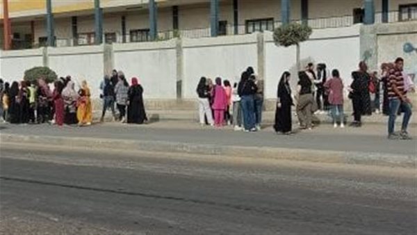 “تواصل” ترصد حالة استياء أولياء الأمور وانقسامات بين مؤيد ومعارض لنظام البكالوريا “تواصل” ترصد حالة استياء أولياء الأمور وانقسامات بين مؤيد ومعارض لنظام البكالوريا