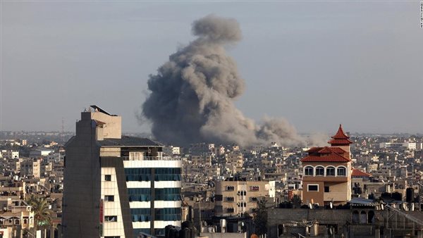 الاحتلال يقصف مناطق مختلفة في قطاع غزة