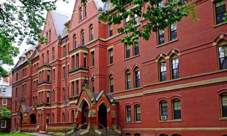 جامعة "هارفرد" تقاضي ترامب بسبب خفضه تمويلها جامعة "هارفرد" تقاضي ترامب بسبب خفضه تمويلها