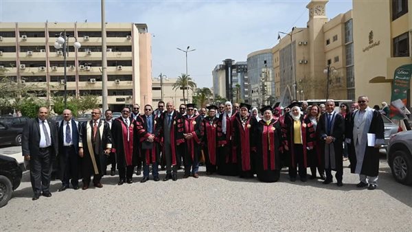 جامعة الفيوم: بدء فعاليات احتفالية عيد العلم السابع عشر بطابور العرض جامعة الفيوم: بدء فعاليات احتفالية عيد العلم السابع عشر بطابور العرض