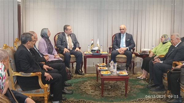 جامعة عين شمس تتقدم للحصول على الاعتماد المؤسسي من هيئة جودة التعليم جامعة عين شمس تتقدم للحصول على الاعتماد المؤسسي من هيئة جودة التعليم