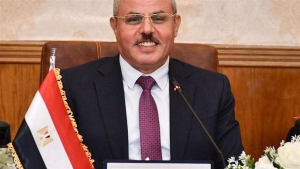 جامعة قناة السويس تنظم 18 مؤتمرًا طلابيًا بحثيًا خلال شهر أبريل جامعة قناة السويس تنظم 18 مؤتمرًا طلابيًا بحثيًا خلال شهر أبريل