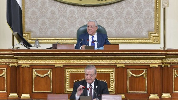 جبالي يطالب الحكومة بتدوين ملاحظات ضياء الدين داود على الحسابات الختامية للرد عليها جبالي يطالب الحكومة بتدوين ملاحظات ضياء الدين داود على الحسابات الختامية للرد عليها