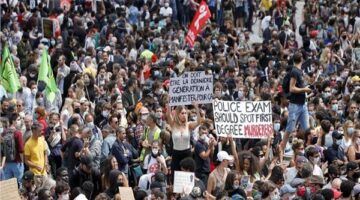 جماعة فرنسية مناهضة للعنصرية ترفع دعوى قضائية ضد جماعة يمينية متطرفة بعد توزيعها منشورات ضد الأجانب
